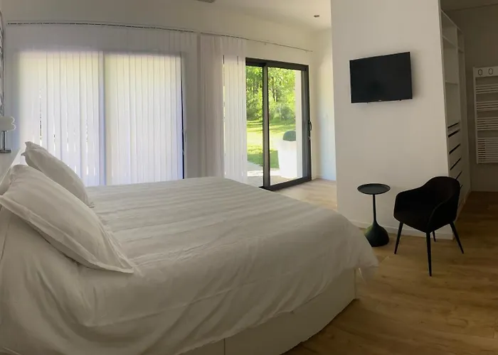 La Diane, Maison D'hotes,